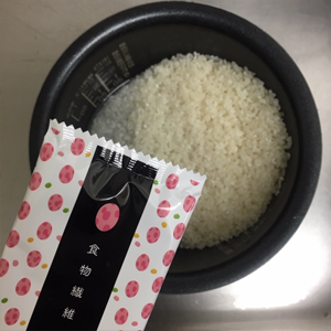雑穀米を入れる